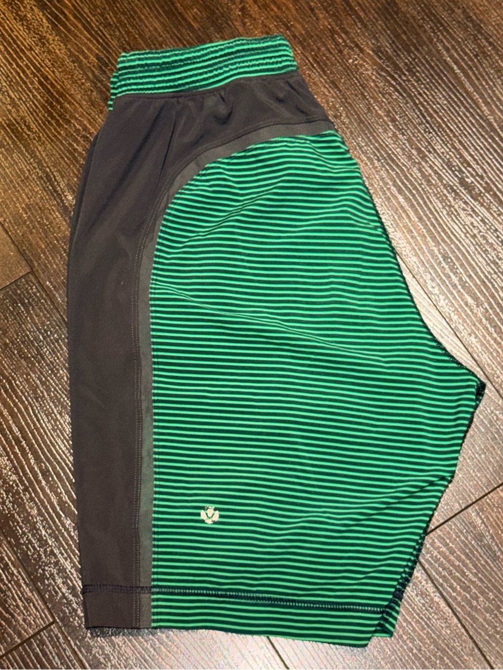 VTG lululemon Pace Breaker 9” Lined Short Mens Size Small Green Black Striped